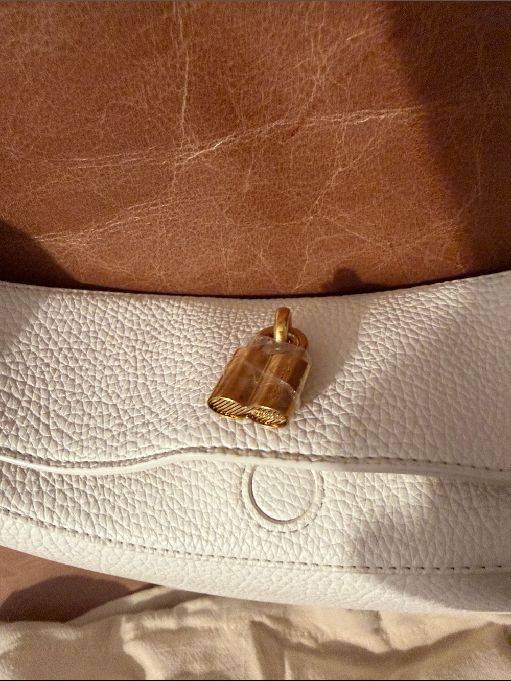 Songmont Cream Leather Shoulder Bag - Picture 3 of 4